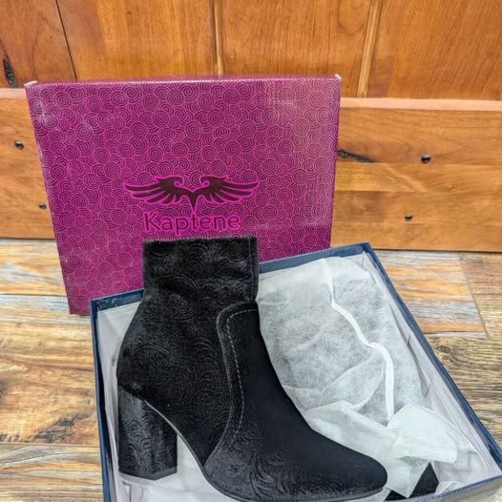 New Black Sculpted Velvet Ankle Boots size 8